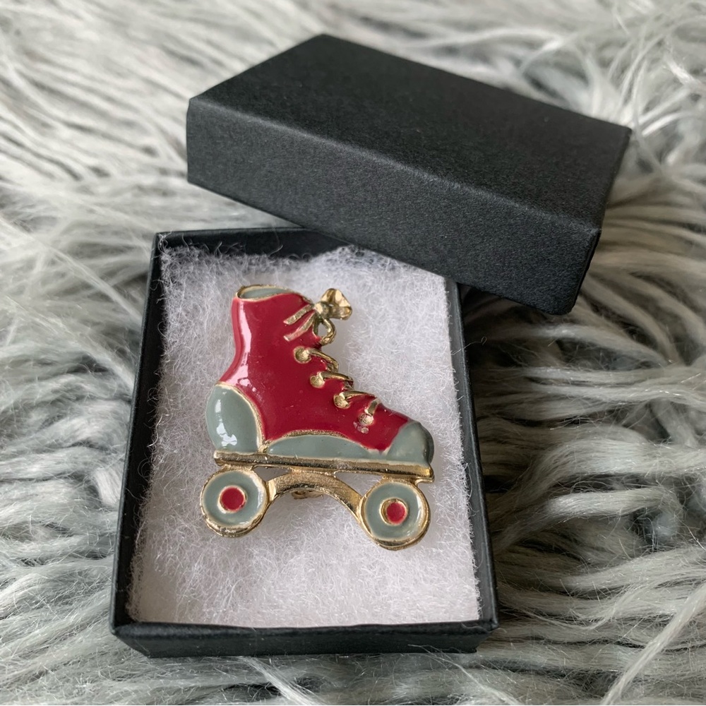Vintage RollerSkate Brooch Pin Retro